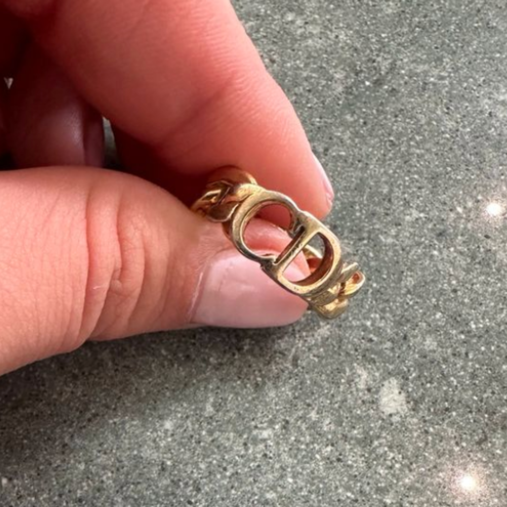EKSKLUSIV | Nora Ring