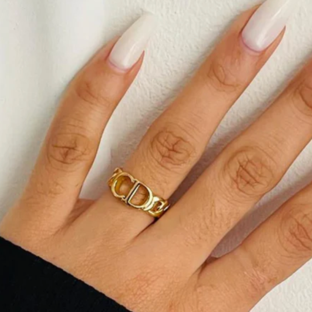 EKSKLUSIV | Nora Ring