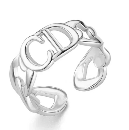 EKSKLUSIV | Nora Ring