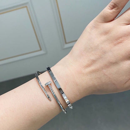 SPIKE | Tynn Armbånd i Roségull